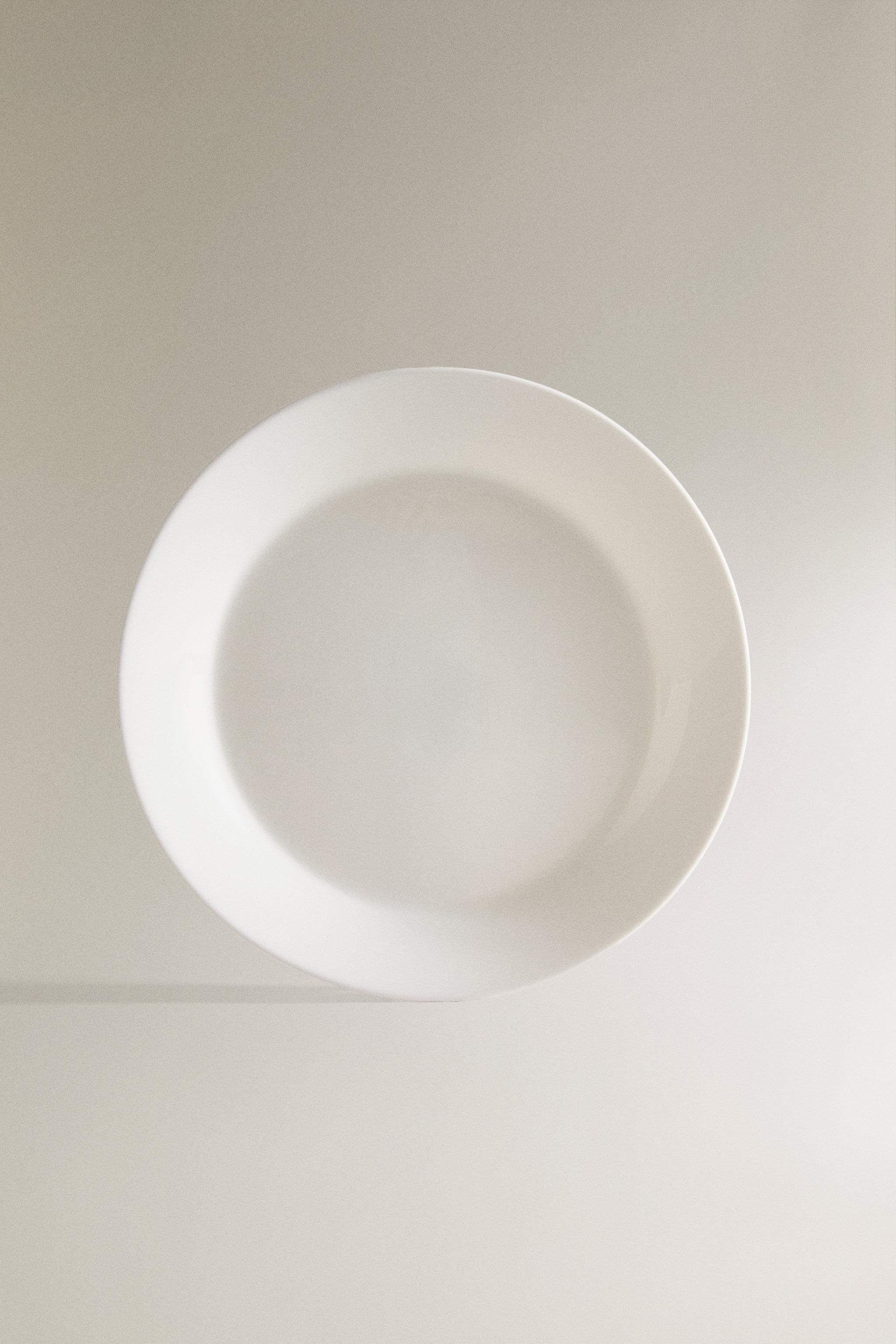 WHITE GLASS DINNER PLATE